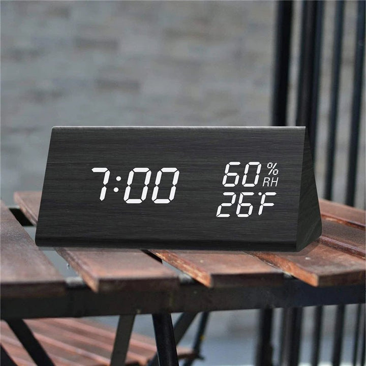 Simple Digital Wooden Clock with Temperature Display and Light Control